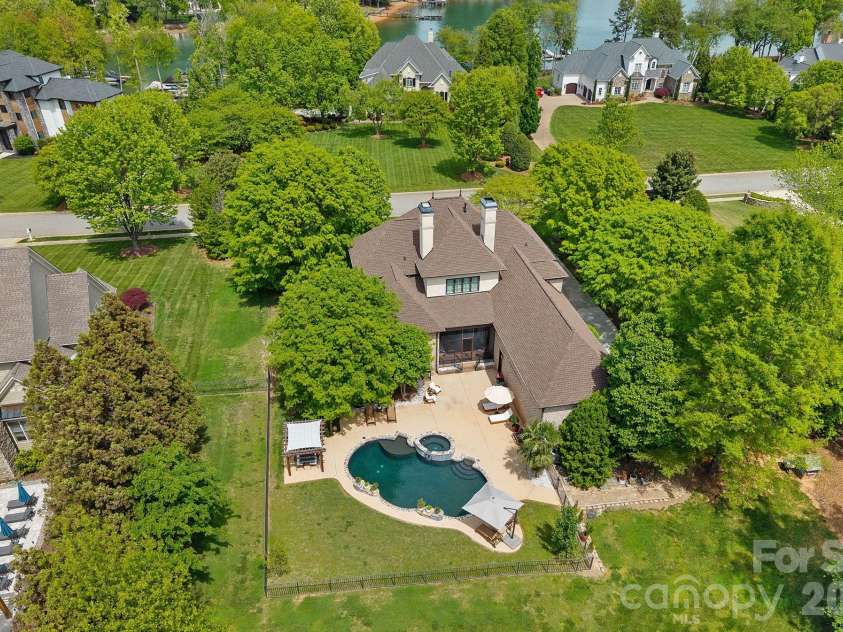 123 Cape Cod Way, Mooresville, NC 28117.  MLS# CAR4336456, YatesRealty ID 16426. 