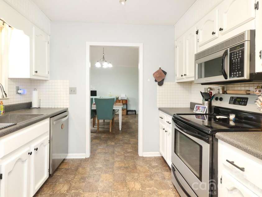 210 King George Lane, Gastonia, NC 28056.  MLS# CAR4336769, YatesRealty ID 16427. 