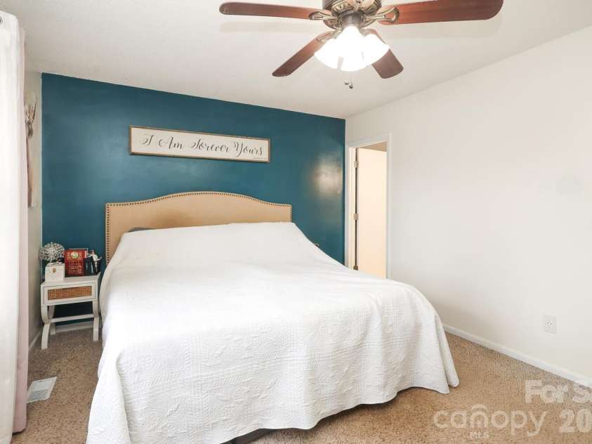 210 King George Lane, Gastonia, NC 28056.  MLS# CAR4336769, YatesRealty ID 16427. 