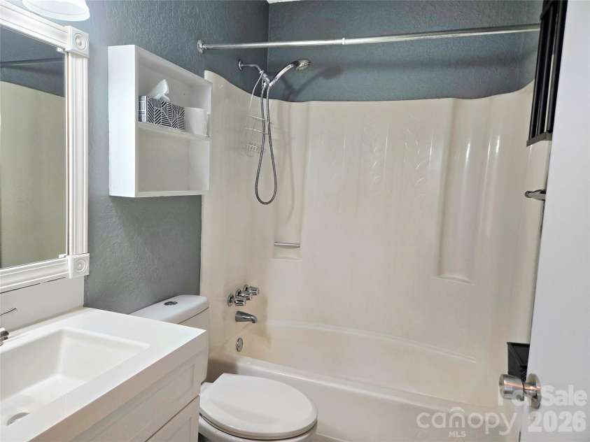 210 King George Lane, Gastonia, NC 28056.  MLS# CAR4336769, YatesRealty ID 16427. 