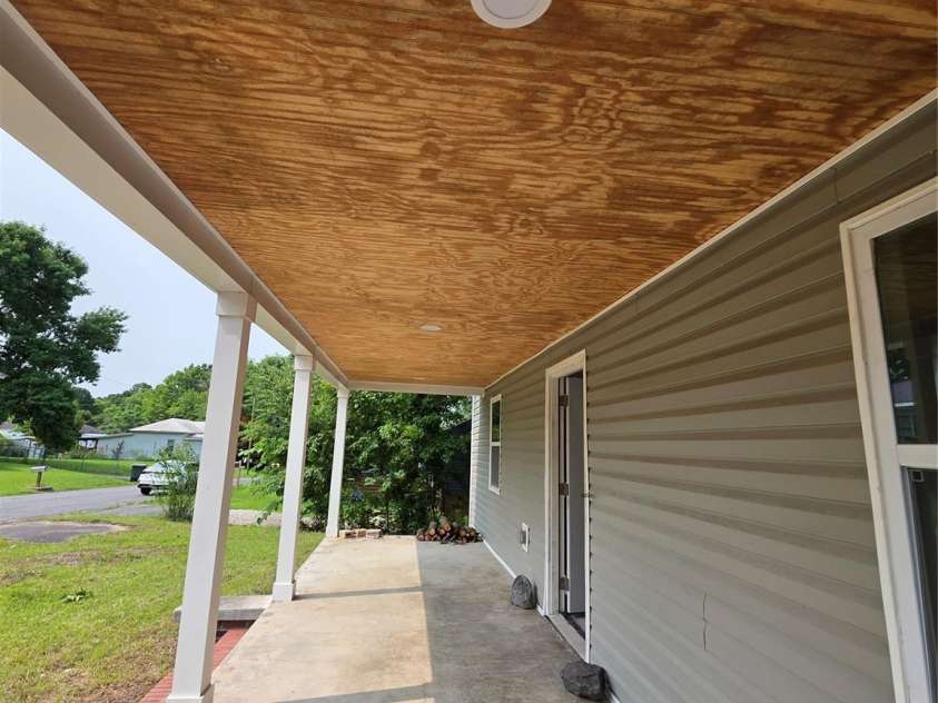 38 Holly Street, Great Falls, SC 29055.  MLS# CAR4265978, YatesRealty ID 16427. 