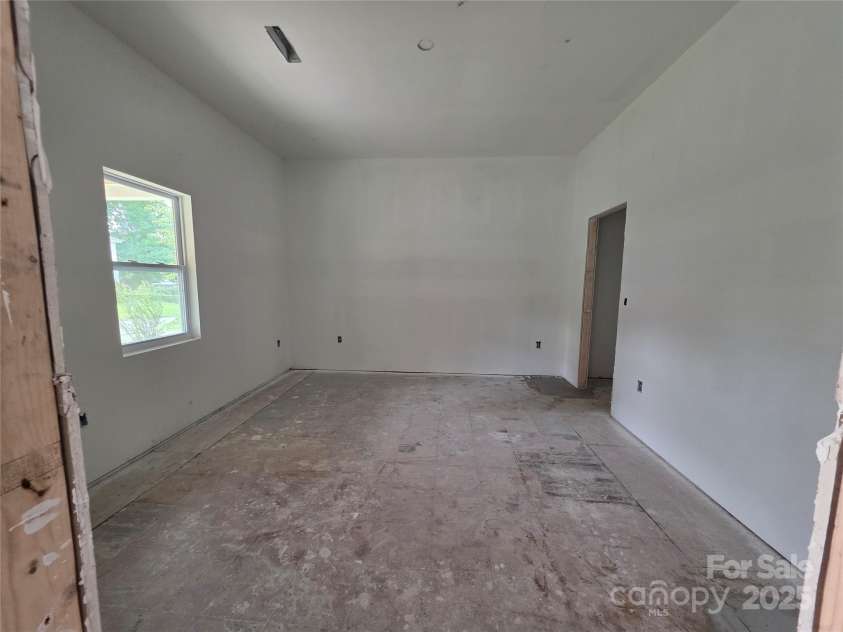 38 Holly Street, Great Falls, SC 29055.  MLS# CAR4265978, YatesRealty ID 16427. 