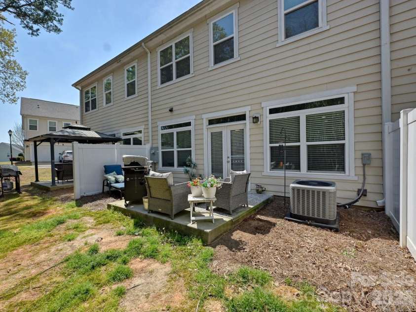 2704 Cregstone Way, Fort Mill, SC 29715.  MLS# CAR4362917, YatesRealty ID 16428. 