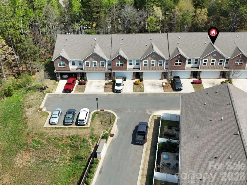 2704 Cregstone Way, Fort Mill, SC 29715.  MLS# CAR4362917, YatesRealty ID 16428. 