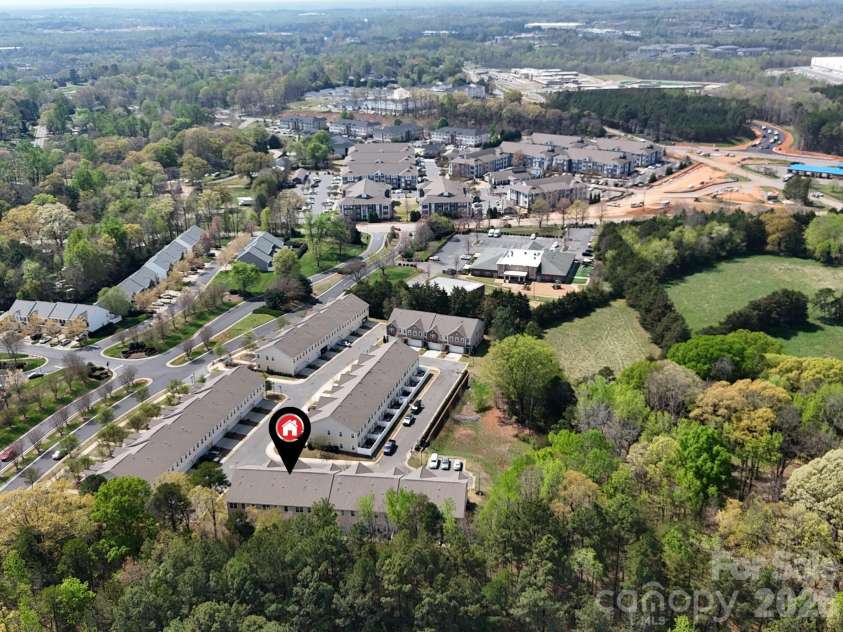 2704 Cregstone Way, Fort Mill, SC 29715.  MLS# CAR4362917, YatesRealty ID 16428. 