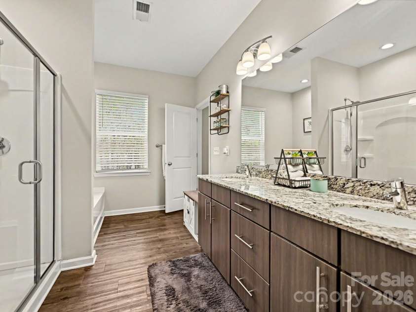 2704 Cregstone Way, Fort Mill, SC 29715.  MLS# CAR4362917, YatesRealty ID 16428. Primary Bathroom