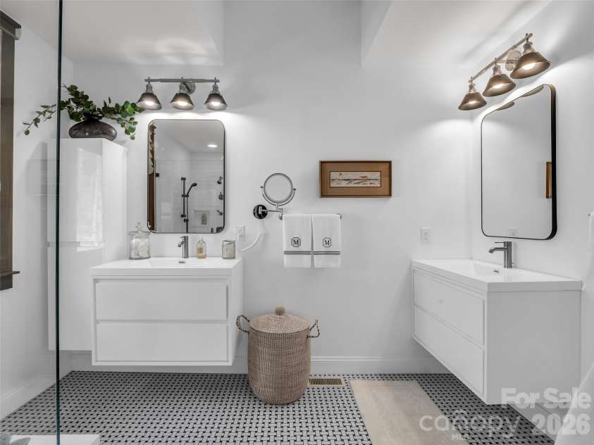 720 Overlook Drive, Flat Rock, NC 28731.  MLS# CAR4365121, YatesRealty ID 16429. Dual vanities with clean, modern finishes