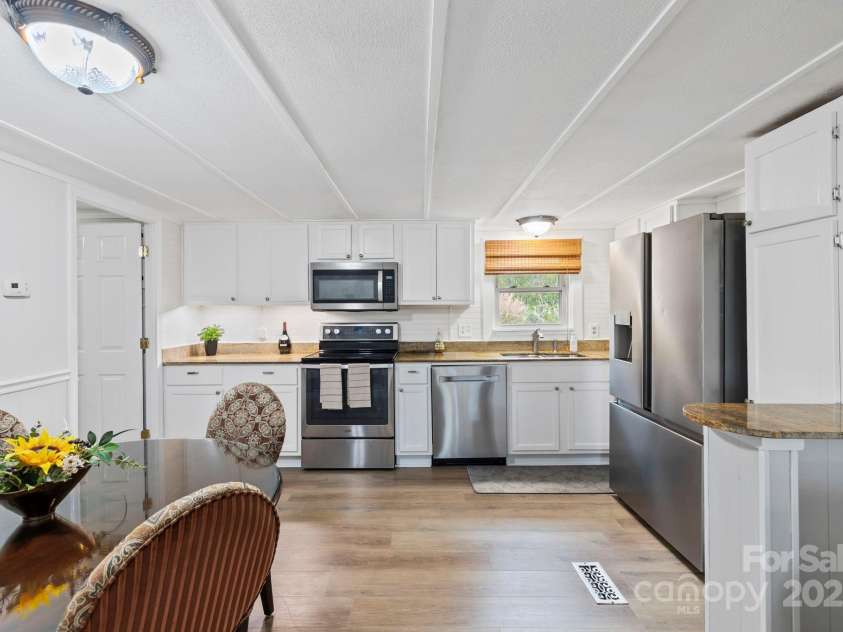 12 Timbers Edge Lane, Fairview, NC 28730.  MLS# CAR4306655, YatesRealty ID 1643. 