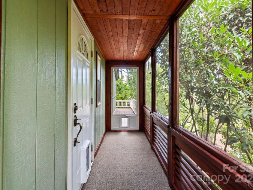 12 Timbers Edge Lane, Fairview, NC 28730.  MLS# CAR4306655, YatesRealty ID 1643. 