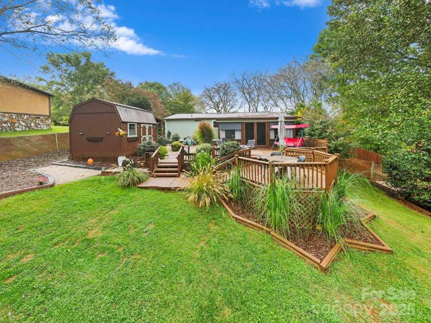 12 Timbers Edge Lane, Fairview, NC 28730.  MLS# CAR4306655, YatesRealty ID 1643. 