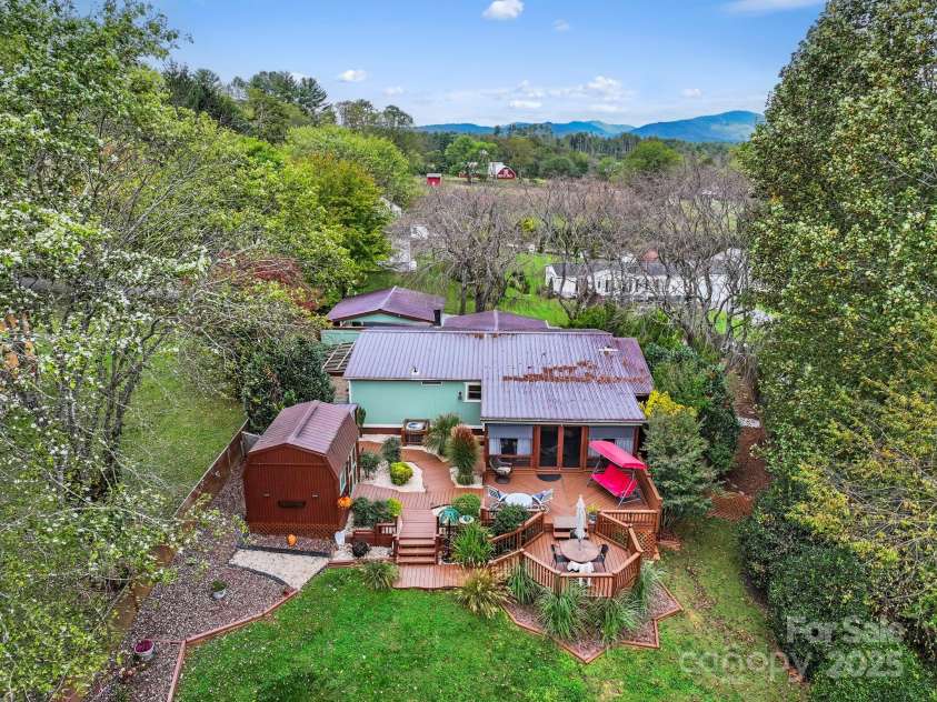 12 Timbers Edge Lane, Fairview, NC 28730.  MLS# CAR4306655, YatesRealty ID 1643. 