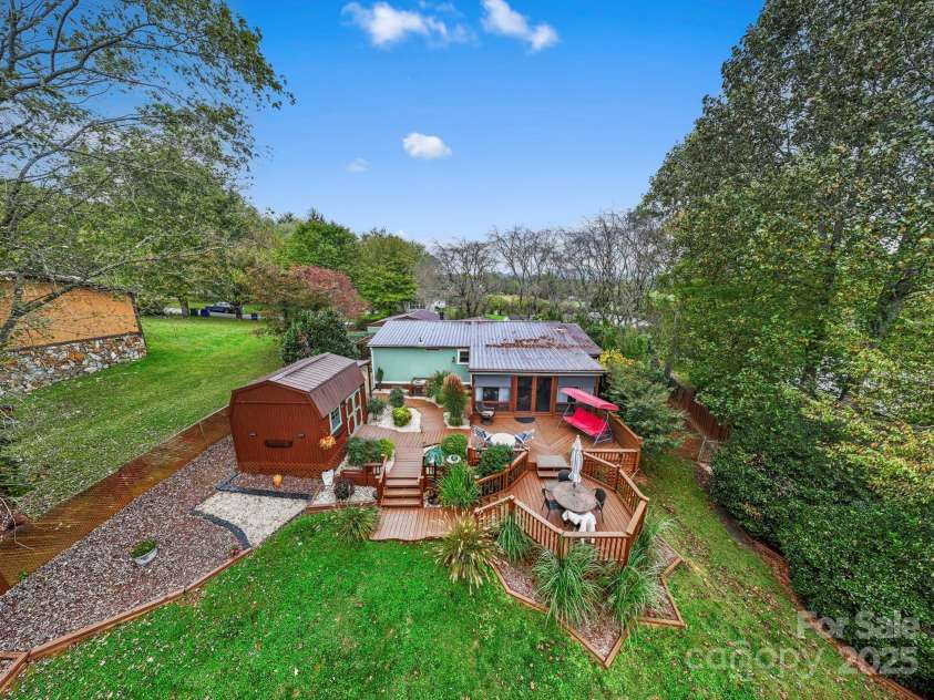 12 Timbers Edge Lane, Fairview, NC 28730.  MLS# CAR4306655, YatesRealty ID 1643. 