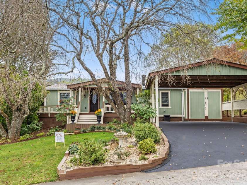 12 Timbers Edge Lane, Fairview, NC 28730.  MLS# CAR4306655, YatesRealty ID 1643. 