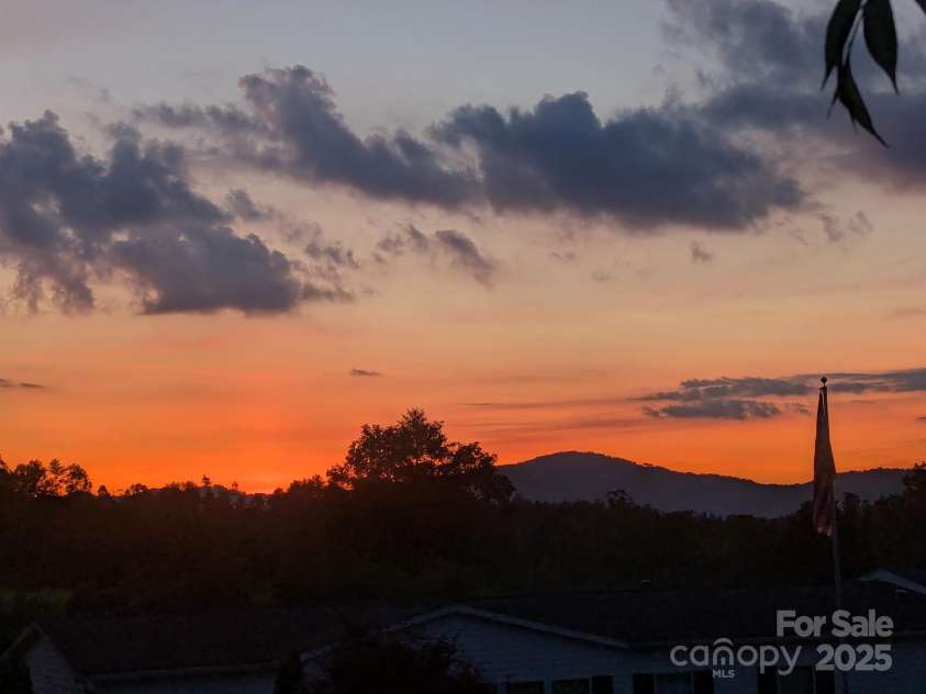 12 Timbers Edge Lane, Fairview, NC 28730.  MLS# CAR4306655, YatesRealty ID 1643. 