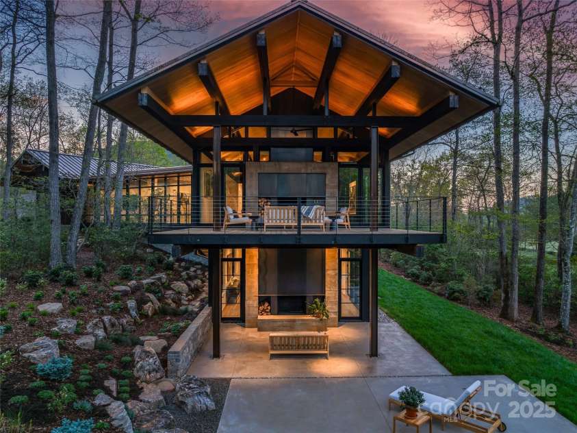 374 Walnut Valley Parkway, Arden, NC 28704.  MLS# CAR4130305, YatesRealty ID 1643. 