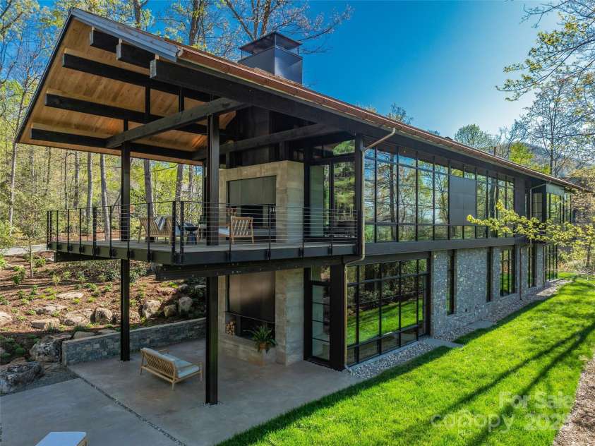 374 Walnut Valley Parkway, Arden, NC 28704.  MLS# CAR4130305, YatesRealty ID 1643. 