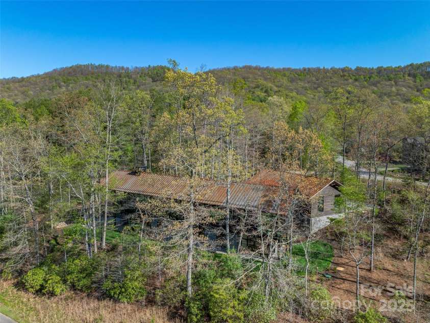 374 Walnut Valley Parkway, Arden, NC 28704.  MLS# CAR4130305, YatesRealty ID 1643. 