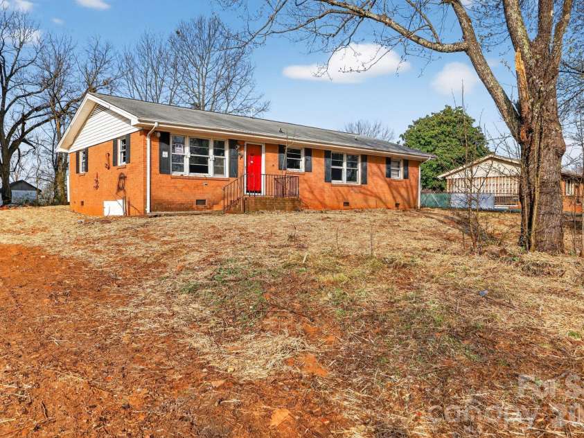167 Short Road, Ellenboro, NC 28040.  MLS# CAR4355033, YatesRealty ID 16430. 