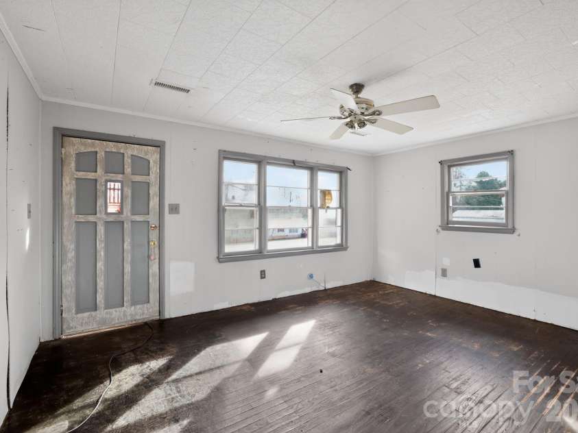 167 Short Road, Ellenboro, NC 28040.  MLS# CAR4355033, YatesRealty ID 16430. 