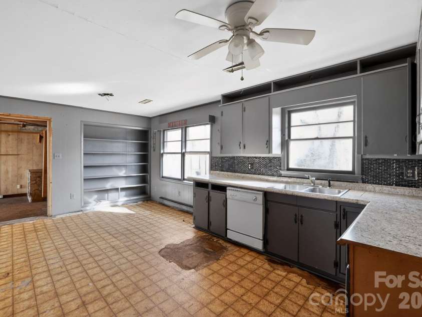 167 Short Road, Ellenboro, NC 28040.  MLS# CAR4355033, YatesRealty ID 16430. 