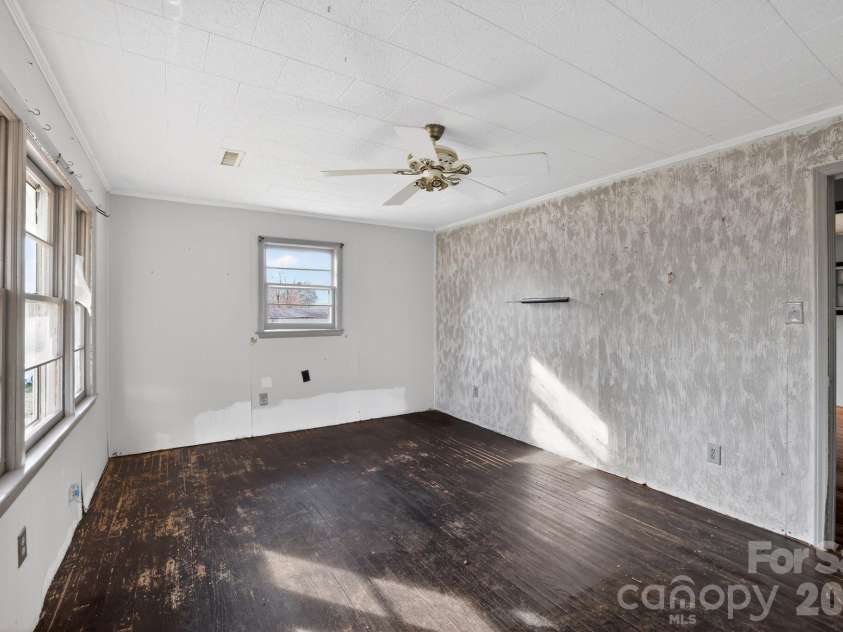 167 Short Road, Ellenboro, NC 28040.  MLS# CAR4355033, YatesRealty ID 16430. 
