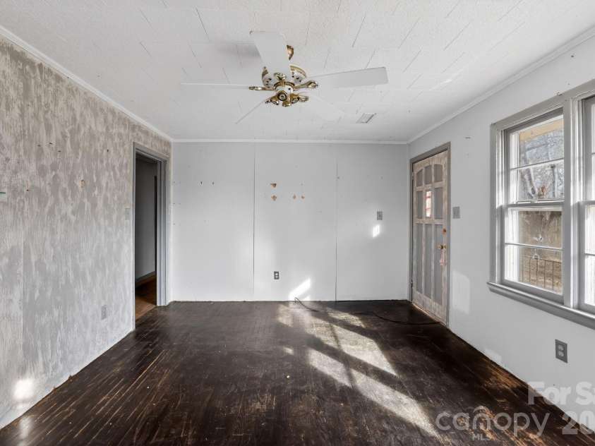 167 Short Road, Ellenboro, NC 28040.  MLS# CAR4355033, YatesRealty ID 16430. 