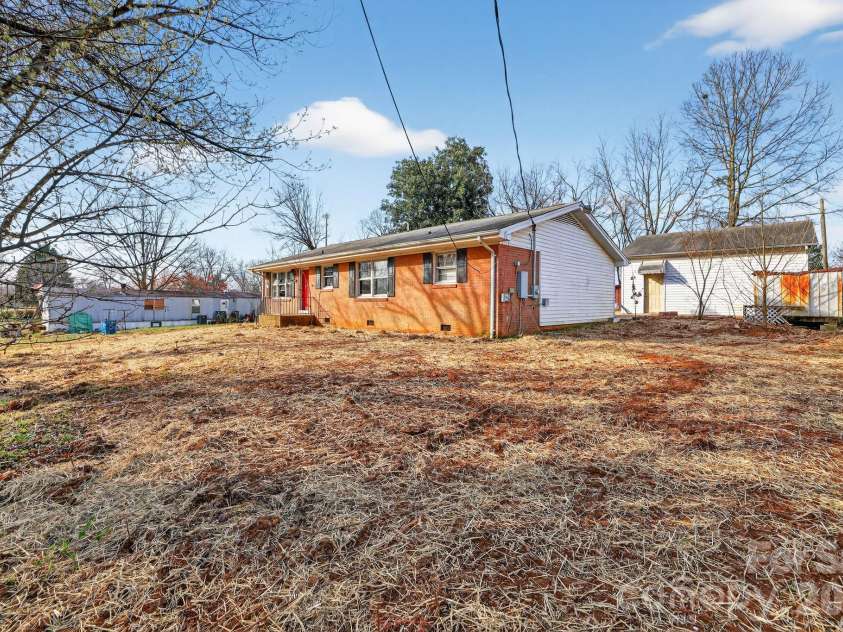 167 Short Road, Ellenboro, NC 28040.  MLS# CAR4355033, YatesRealty ID 16430. 