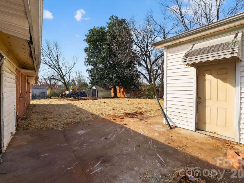 167 Short Road, Ellenboro, NC 28040.  MLS# CAR4355033, YatesRealty ID 16430. 