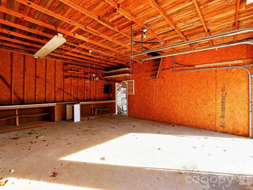 167 Short Road, Ellenboro, NC 28040.  MLS# CAR4355033, YatesRealty ID 16430. 