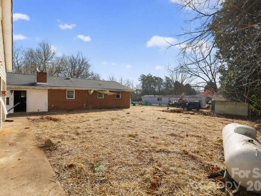 167 Short Road, Ellenboro, NC 28040.  MLS# CAR4355033, YatesRealty ID 16430. 