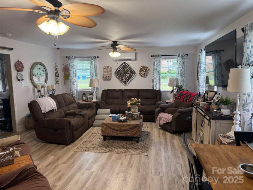 1895 Sandy Circle, Newton, NC 28658.  MLS# CAR4265994, YatesRealty ID 16430. 