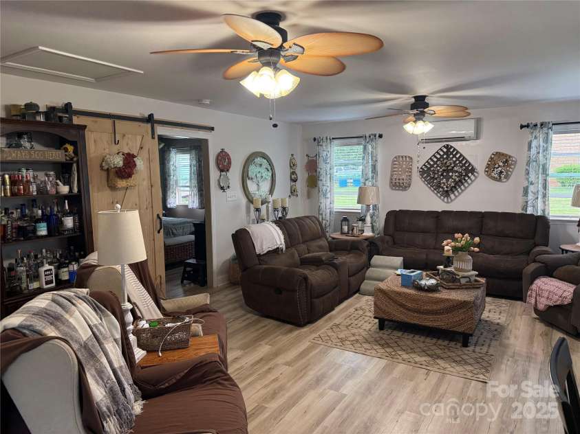 1895 Sandy Circle, Newton, NC 28658.  MLS# CAR4265994, YatesRealty ID 16430. 