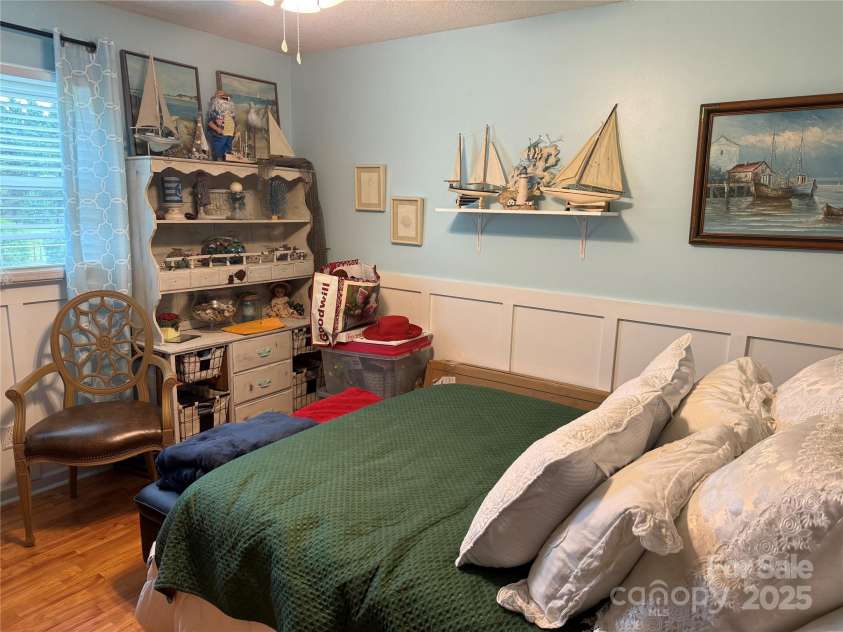 1895 Sandy Circle, Newton, NC 28658.  MLS# CAR4265994, YatesRealty ID 16430. 