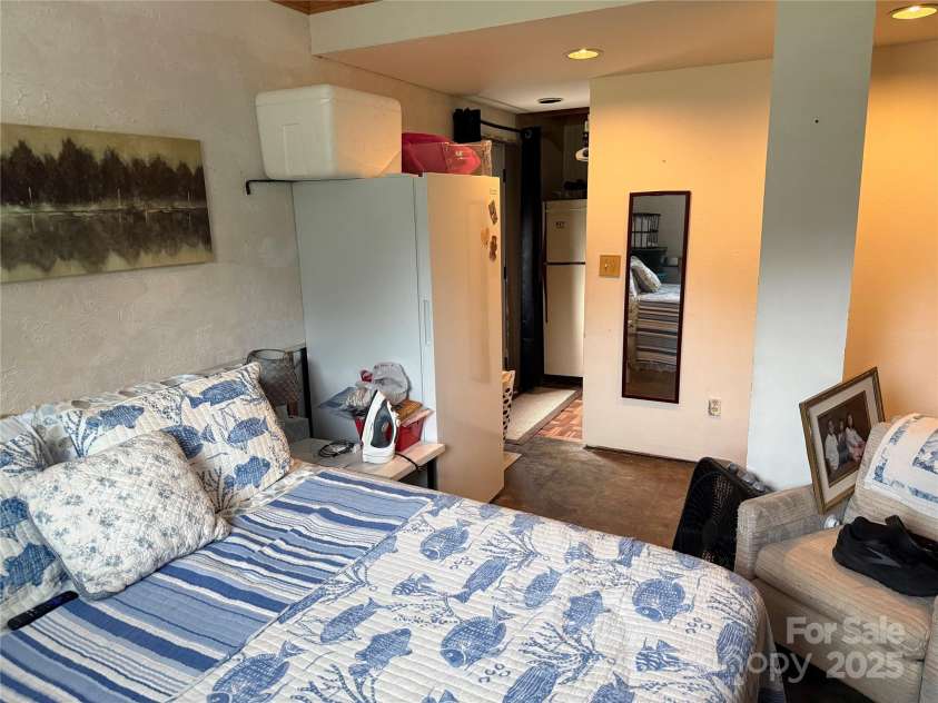 1895 Sandy Circle, Newton, NC 28658.  MLS# CAR4265994, YatesRealty ID 16430. 