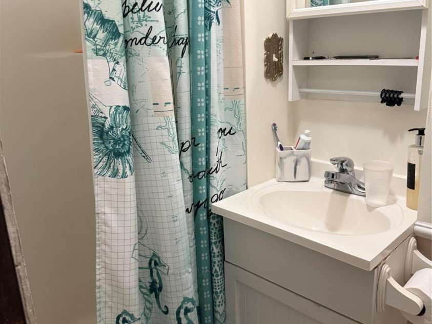 1895 Sandy Circle, Newton, NC 28658.  MLS# CAR4265994, YatesRealty ID 16430. 