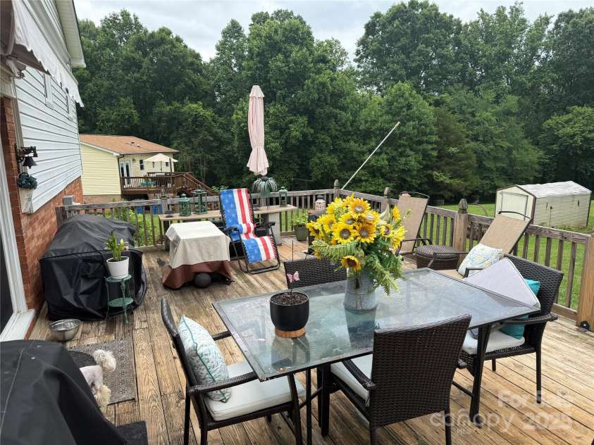 1895 Sandy Circle, Newton, NC 28658.  MLS# CAR4265994, YatesRealty ID 16430. 