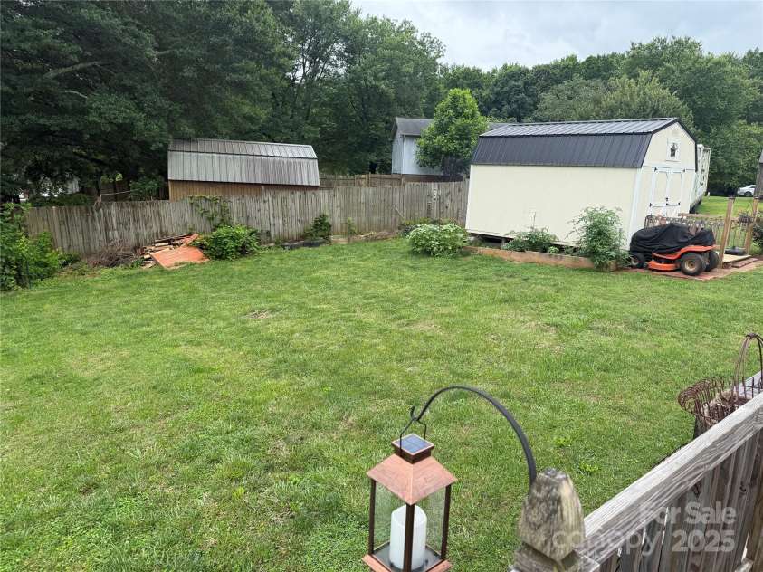 1895 Sandy Circle, Newton, NC 28658.  MLS# CAR4265994, YatesRealty ID 16430. 