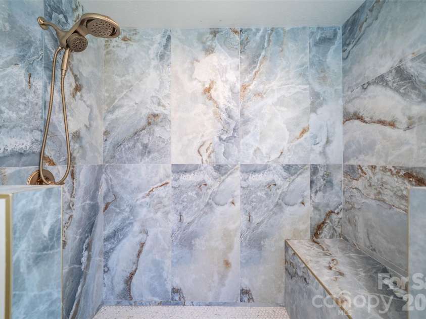 39 Pershing Road, Asheville, NC 28805.  MLS# CAR4340003, YatesRealty ID 16431. 