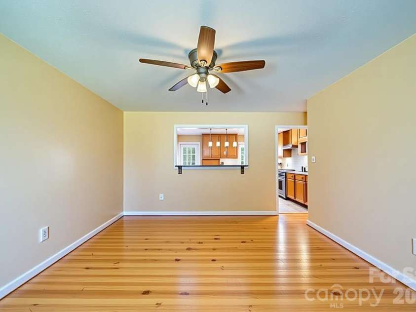 39 Pershing Road, Asheville, NC 28805.  MLS# CAR4340003, YatesRealty ID 16431. Virtually Cleared Living Room View 1