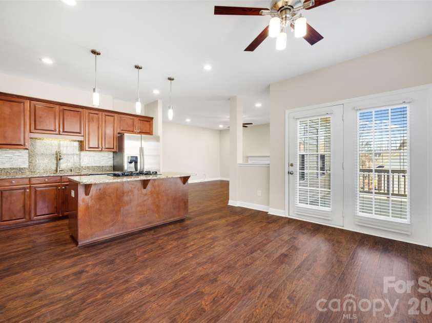2912 Tallard Lane, Charlotte, NC 28270.  MLS# CAR4336197, YatesRealty ID 16432. Large Breakfast Area