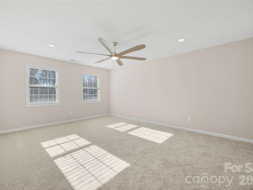 2912 Tallard Lane, Charlotte, NC 28270.  MLS# CAR4336197, YatesRealty ID 16432. Large Primary Bedroom