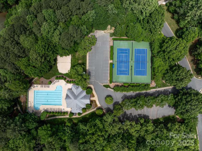 3825 Mountain Cove Drive, Charlotte, NC 28216.  MLS# CAR4254771, YatesRealty ID 16432. Clubhouse