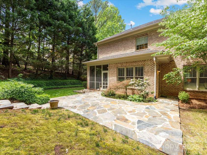 3825 Mountain Cove Drive, Charlotte, NC 28216.  MLS# CAR4254771, YatesRealty ID 16432. Community amenities