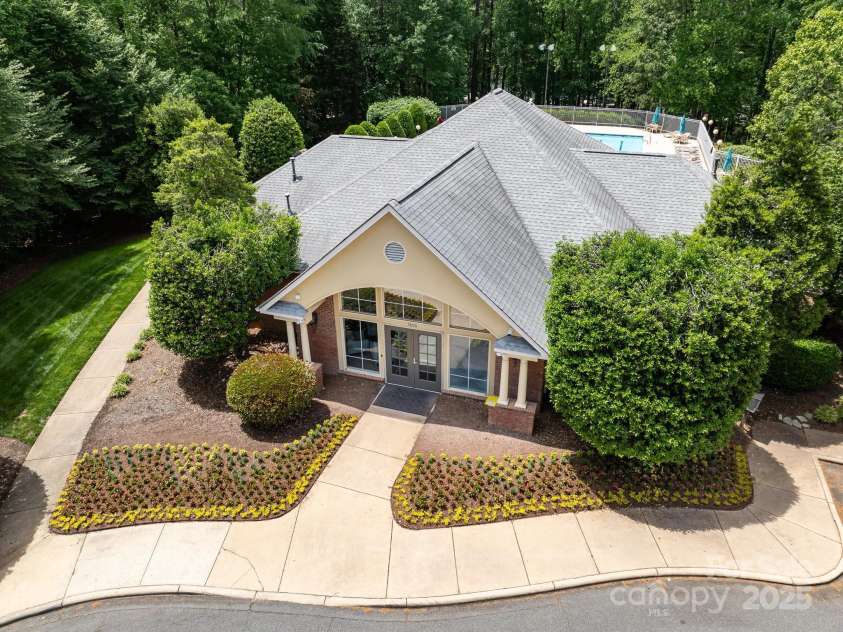 3825 Mountain Cove Drive, Charlotte, NC 28216.  MLS# CAR4254771, YatesRealty ID 16432. Swimming pool