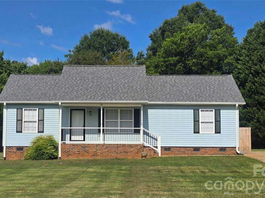 122 Kendra Drive, Mooresville, NC 28117.  MLS# CAR4352402, YatesRealty ID 16433. 