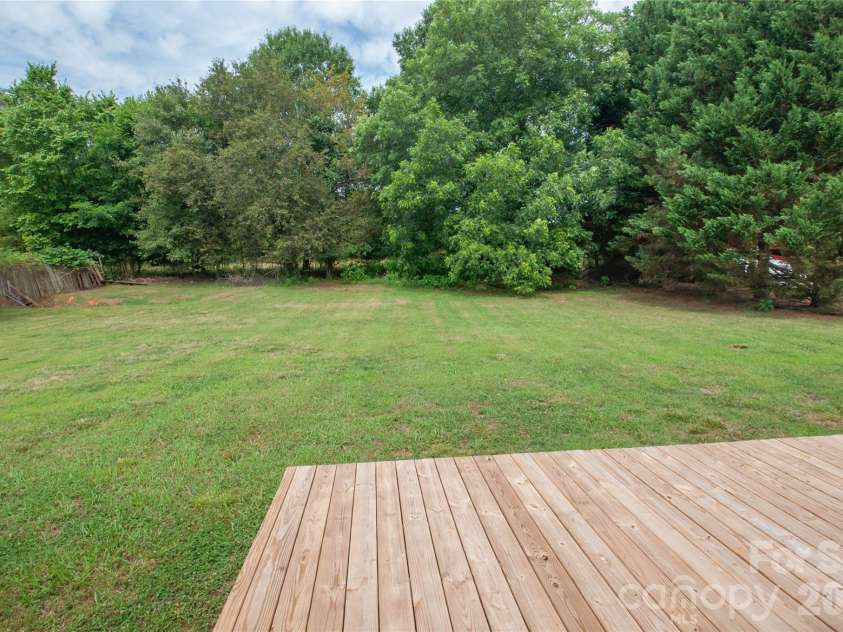 122 Kendra Drive, Mooresville, NC 28117.  MLS# CAR4352402, YatesRealty ID 16433. 