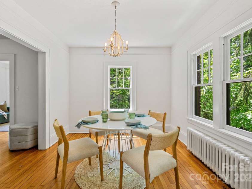 21 Sylvan Avenue, Asheville, NC 28801.  MLS# CAR4300108, YatesRealty ID 16433. Formal Dining Area