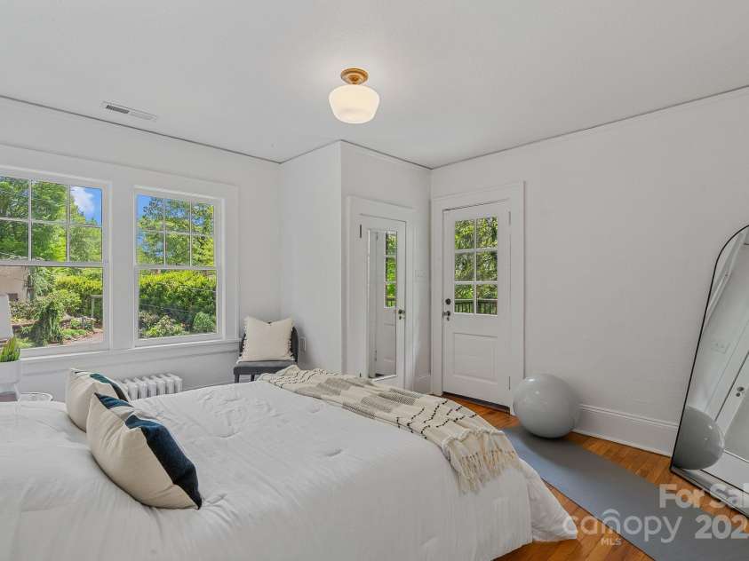 21 Sylvan Avenue, Asheville, NC 28801.  MLS# CAR4300108, YatesRealty ID 16433. Has Door to Side Porch