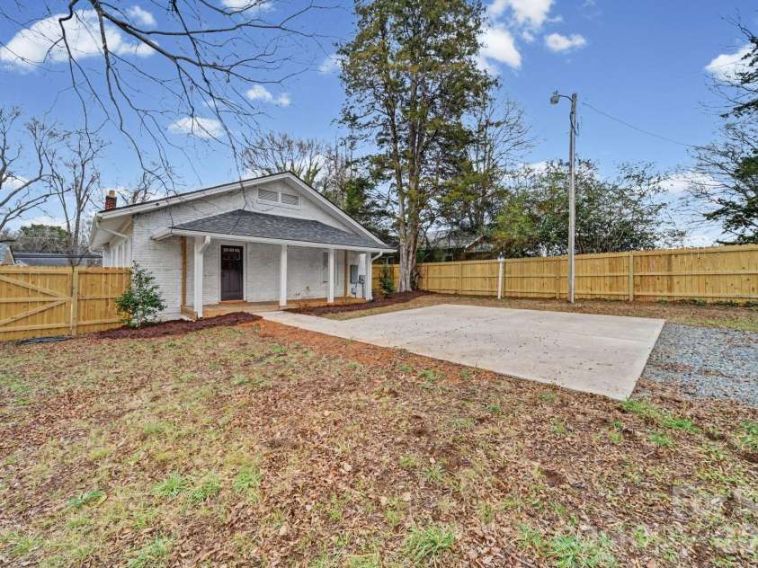 1132 Main Street, Albemarle, NC 28001.  MLS# CAR4350387, YatesRealty ID 16434. 