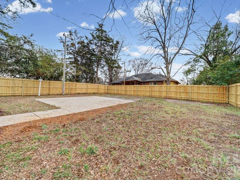 1132 Main Street, Albemarle, NC 28001.  MLS# CAR4350387, YatesRealty ID 16434. 